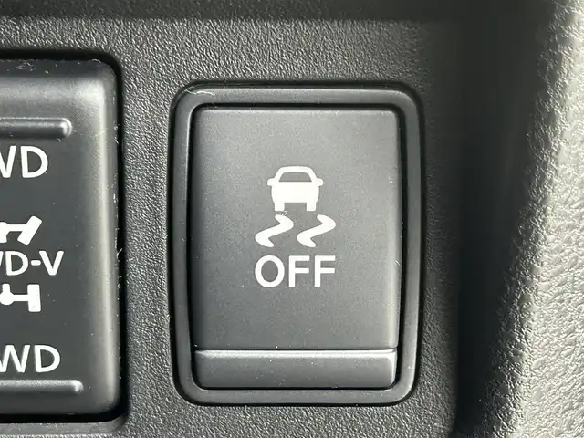 日産 ジューク 16GT FOUR タイプV 道央・札幌 2014(平26)年 6.3万km ナイトベールパープル ・パートタイム4WD/・リアスポーラー純正エアロ/・純正SDナビ（MM115D-W）/CD/iPod/AUX/BT/フルセグ/・バックカメラ/・横滑り防止装置/・キー連動格納ドアミラー/・スポーツ、エコドライブモード切替/・キセノンライト/・オートライト/・フォグランプ/・スマートキー/・純正フロアマット/・純正17インチAW/・ドアバイザー