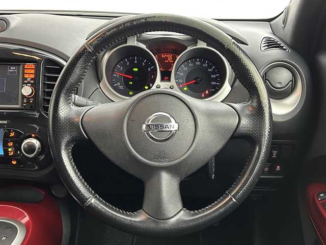 日産 ジューク 16GT FOUR タイプV 道央・札幌 2014(平26)年 6.3万km ナイトベールパープル ・パートタイム4WD/・リアスポーラー純正エアロ/・純正SDナビ（MM115D-W）/CD/iPod/AUX/BT/フルセグ/・バックカメラ/・横滑り防止装置/・キー連動格納ドアミラー/・スポーツ、エコドライブモード切替/・キセノンライト/・オートライト/・フォグランプ/・スマートキー/・純正フロアマット/・純正17インチAW/・ドアバイザー