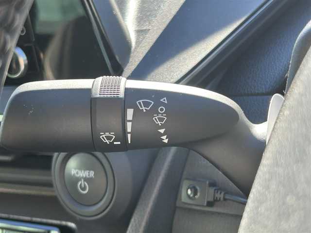 トヨタ プリウス G 和歌山県 2023(令5)年 1.2万km プラチナホワイトパールマイカ 純正8インチナビ機能付デイスプレーオーディオ/MODELLISTA製エアロ/バックカメラ/レーダークルーズコントロール/横滑り防止装置/衝突被害軽減システム/レーンキープ/シートヒーター/ETC2.0/前後ドライブレコーダー/前後コーナーセンサー/オートライト/LEDヘッドライト