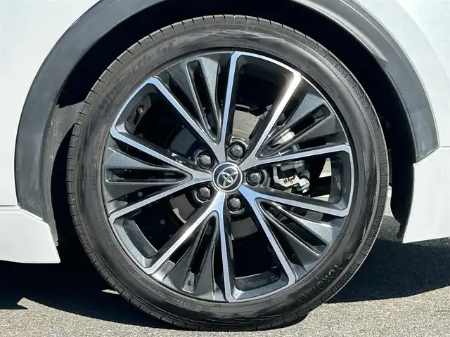 トヨタ プリウス G 和歌山県 2023(令5)年 1.2万km プラチナホワイトパールマイカ 純正8インチナビ機能付デイスプレーオーディオ/MODELLISTA製エアロ/バックカメラ/レーダークルーズコントロール/横滑り防止装置/衝突被害軽減システム/レーンキープ/シートヒーター/ETC2.0/前後ドライブレコーダー/前後コーナーセンサー/オートライト/LEDヘッドライト