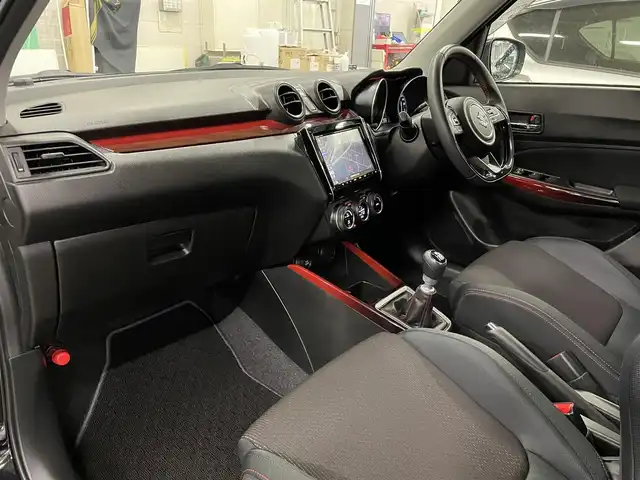 スズキ スイフト スポーツ 千葉県 2019(令1)年 1.3万km スーパーブラックパール ワンオーナー/HKSフラッシュエディター/HKSエアクリーナー＆ブローオフバルブ/モンスターカーボンウイング/モンスターマフラー/モンスターLSD/オイルキャッチタンク/純正8型SDナビ/フルセグTV（CN-RZ843）/前後ドラレコ/純正ビルトインETC/レーダークルーズコントロール/衝突軽減ブレーキ/レーンキープアシスト