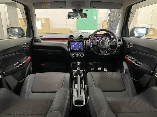 スズキ スイフト スポーツ 千葉県 2019(令1)年 1.3万km スーパーブラックパール ワンオーナー/HKSフラッシュエディター/HKSエアクリーナー＆ブローオフバルブ/モンスターカーボンウイング/モンスターマフラー/モンスターLSD/オイルキャッチタンク/純正8型SDナビ/フルセグTV（CN-RZ843）/前後ドラレコ/純正ビルトインETC/レーダークルーズコントロール/衝突軽減ブレーキ/レーンキープアシスト