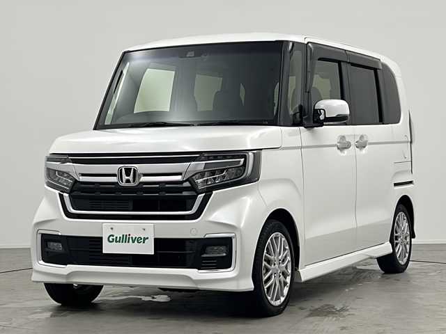 ホンダ Ｎ ＢＯＸ カスタム L ターボ 三重県 2021(令3)年 3.2万km プラチナホワイトパール 禁煙車/純正8インチナビゲーション/CD/DVD/フルセグTV/USB/Bluetooth/純正前後ドライブレコーダー/パドルシフト/レーダークルーズコントロール/シートヒーター/両側パワースライドドア/ステアリングリモコン/リアコーナーセンサー/ETC/バックカメラ/オートマチックハイビーム/LEDライト/フォグライト