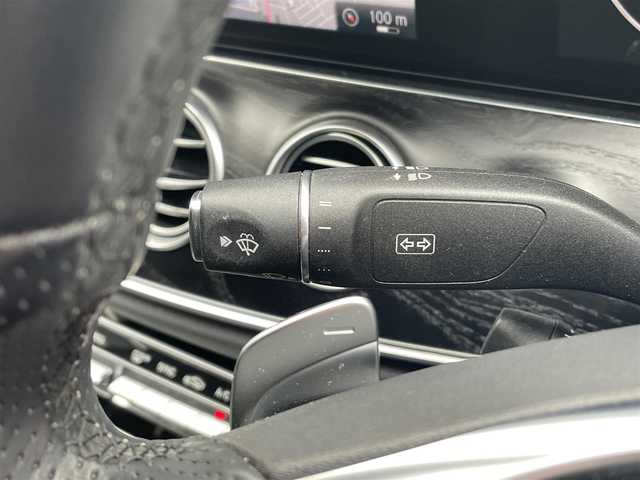 メルセデス・ベンツ Ｅ２２０ｄ アバンギャルド スポーツ 福岡県 2016(平28)年 1万km ポーラホワイト 〇純正HDDナビ/（フルセグ・BT・SD・USB）/〇アンビエントライト/〇BSM/〇パワーシート（D/N席）/〇シートヒーター（D/N席）/〇シートメモリ（D/N席）/〇純正19インチAW/〇純正フロアマット/〇ACC/〇社外レーダー/〇純正ドラレコ（前方）/〇全方位カメラ/〇ステアリングスイッチ/〇ETC2.0/〇LEDヘッドライト