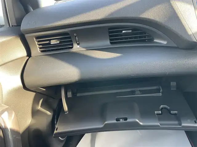 ホンダ ＣＲ－Ｚ α 大阪府 2012(平24)年 5.9万km プレミアムホワイトパール (株)IDOMが運営する【じしゃロン堺店】の自社ローン対象車両になります。こちらは現金ご利用時の価格です。/自社ローンご希望の方は別途その旨お申付け下さい。