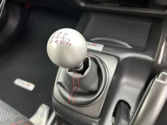 ホンダ シビック タイプR 茨城県 2010(平22)年 6.9万km チャンピオンシップホワイト 6MT/ポータブルナビ/ワンセグ/ETC/純正18インチAW/プッシュスタート