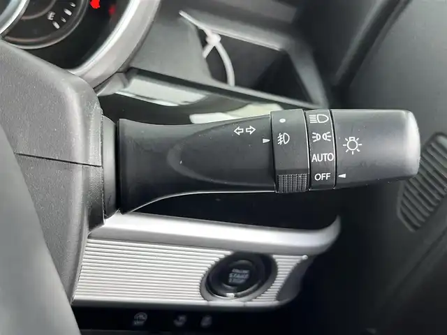 スズキ スペーシア カスタム HYBRID XS ターボ 香川県 2019(令1)年 5.6万km ピュアホワイトP 登録時走行距離：55501km/カロッツェリアナビ/　CD DVD BT　フルセグTV/バックカメラ/両側パワースライドドア/衝突被害軽減装置/レーンキープアシスト/クルーズコントロール/クリアランスソナー/横滑り防止装置/アイドリングストップ/ETC/ドライブレコーダー/ハーフレザーシート/シートヒーター/サンシェード/サーキュレータ/革巻きステアリング/スラアリングリモコン/パドルシフト/プッシュスタート/スマートキー