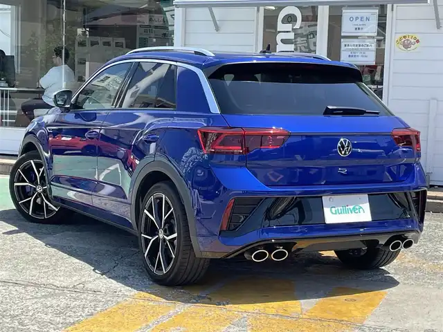 フォルクスワーゲン ＶＷ Ｔ－ロック R 神奈川県 2022(令4)年 1.5万km 青 純正インフォテイメントシステム/　（Bluetooth・Apple Car Play・Andoroid Auto）/バックカメラ/アダプティブクルーズコントロール/フロントアシスト/レーンキープアシスト/レーンチェンジアシスト/ステアリングヒーター/前席シートヒーター/運転席パワーシート/パワーバックドア/前後コーナーセンサー/前後ドライブレコーダー/ビルトインETC2.0/LEDヘッドライト/スマートキー×2/保証書/取扱説明書