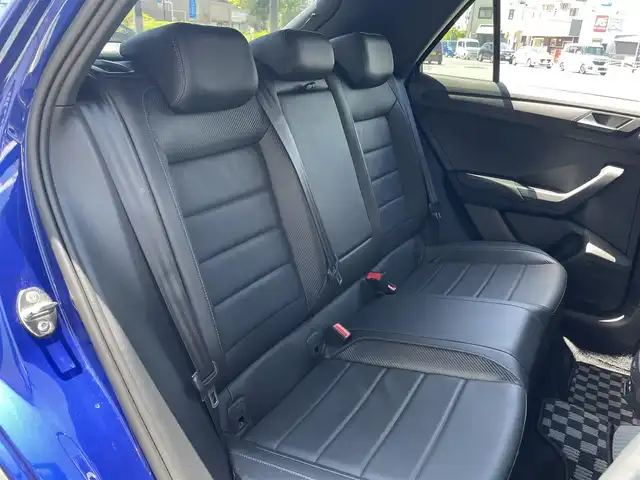 フォルクスワーゲン ＶＷ Ｔ－ロック R 神奈川県 2022(令4)年 1.5万km 青 純正インフォテイメントシステム/　（Bluetooth・Apple Car Play・Andoroid Auto）/バックカメラ/アダプティブクルーズコントロール/フロントアシスト/レーンキープアシスト/レーンチェンジアシスト/ステアリングヒーター/前席シートヒーター/運転席パワーシート/パワーバックドア/前後コーナーセンサー/前後ドライブレコーダー/ビルトインETC2.0/LEDヘッドライト/スマートキー×2/保証書/取扱説明書