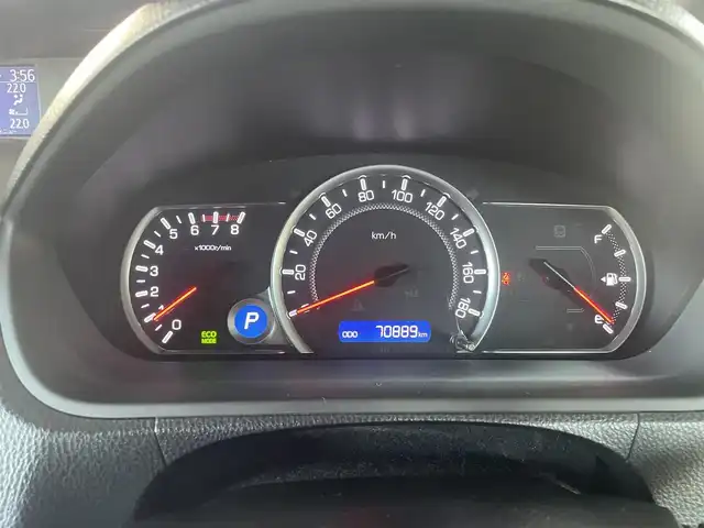 トヨタ ヴォクシー ZS 大阪府 2014(平26)年 7.1万km ホワイトパールクリスタルシャイン トヨタ純正メモリナビ/・Bluetooth/・バックカメラ/・フルセグTV/・CD・DVD/フリップダウンモニター/トヨタ純正16インチアルミホイール/両側パワースライドドア/LEDヘッドライト/トヨタ純正フロアマット/ビルトインETC/ワンオーナー/新車保証書/取扱説明書