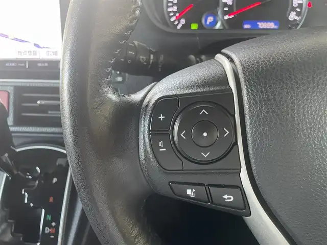 トヨタ ヴォクシー ZS 大阪府 2014(平26)年 7.1万km ホワイトパールクリスタルシャイン トヨタ純正メモリナビ/・Bluetooth/・バックカメラ/・フルセグTV/・CD・DVD/フリップダウンモニター/トヨタ純正16インチアルミホイール/両側パワースライドドア/LEDヘッドライト/トヨタ純正フロアマット/ビルトインETC/ワンオーナー/新車保証書/取扱説明書