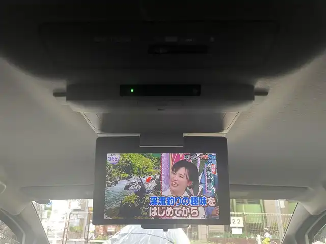 トヨタ ヴォクシー ZS 大阪府 2014(平26)年 7.1万km ホワイトパールクリスタルシャイン トヨタ純正メモリナビ/・Bluetooth/・バックカメラ/・フルセグTV/・CD・DVD/フリップダウンモニター/トヨタ純正16インチアルミホイール/両側パワースライドドア/LEDヘッドライト/トヨタ純正フロアマット/ビルトインETC/ワンオーナー/新車保証書/取扱説明書