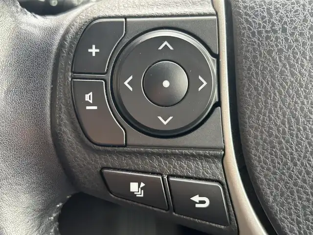 トヨタ ヴォクシー ZS 福島県 2014(平26)年 7.1万km ホワイトパールクリスタルシャイン 純正ナビゲーション/型番：NSZT-Y62G/【CD/DVD/SD/BT/TV】/バックカメラ/フリップダウンモニター/ビルトインETC/両側パワースライドドア/LEDオートライト/プッシュスタート/シートカバー/リアドアシェード/純正フロアマット/純正ドアバイザー