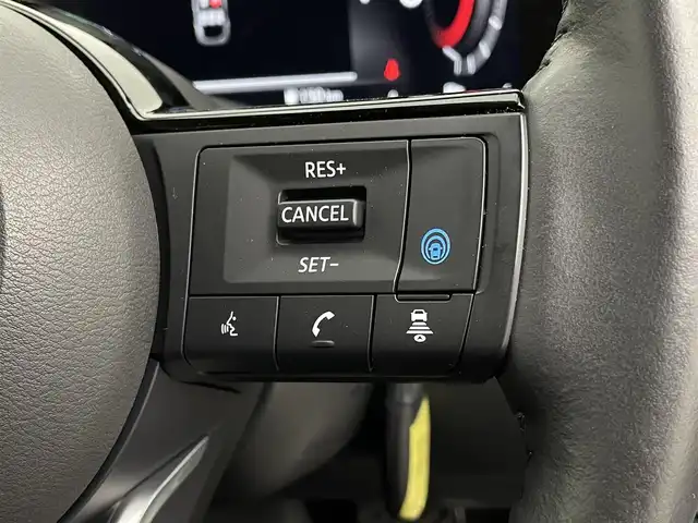 日産 オーラ G レザーエディション 宮城県 2023(令5)年 1.8万km ピュアホワイトパール / スーパーブラック 2トーン 純正９インチナビ　/(Bluetooth/フルセグTV/HDMI/CarPlay)/ＢＯＳＥサウンド　/プロパイロット　/ＳＯＳコール　/ワイヤレス充電　/ＥＴＣ２．０　/衝突軽減ブレーキ　/アラウンドビューモニター　/デジタルインナーミラー　/ドライブレコーダー　/オートブレーキホールド/LEDヘッドライト/オートハイビーム