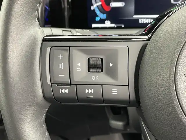 日産 オーラ G レザーエディション 宮城県 2023(令5)年 1.8万km ピュアホワイトパール / スーパーブラック 2トーン 純正９インチナビ　/(Bluetooth/フルセグTV/HDMI/CarPlay)/ＢＯＳＥサウンド　/プロパイロット　/ＳＯＳコール　/ワイヤレス充電　/ＥＴＣ２．０　/衝突軽減ブレーキ　/アラウンドビューモニター　/デジタルインナーミラー　/ドライブレコーダー　/オートブレーキホールド/LEDヘッドライト/オートハイビーム