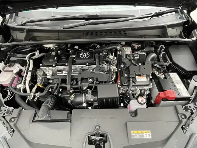 トヨタ プリウス U 滋賀県 2023(令5)年 0.6万km アティチュードブラックマイカ 純正ディスプレイオーディオ/・AM/FM/・Bluetooth/・フルセグTV/・Miracast/バックカメラ/ステアリングスイッチ/USB充電(Cタイプ)/ビルトインETC/AC100V/プリクラッシュセーフティ/レーンディパーチャーアラート/プロアクティブドライビングアシスト/クリアランスソナー/パーキングサポートブレーキ/ロードサインアシスト/発進遅れ告知/レーダークルーズコントロール/オートハイビーム/オートヘッドライト/LEDヘッドライト/オートリトラミラー/スマートキー