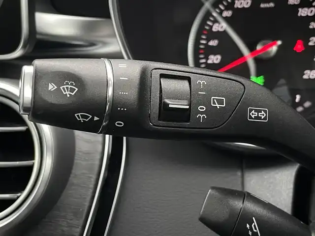 メルセデス・ベンツ Ｃ２２０ｄ ワゴン ローレウスエディション 三重県 2018(平30)年 4.9万km イリジウムシルバー サンルーフ/ブラックレザーシート/レーダーセーフティ/ACC/純正ナビ/バックカメラ/フルセグTV/シートヒーター/パワーシート/純正18インチアルミ/電動リアゲート/ルーフレール/LEDライト