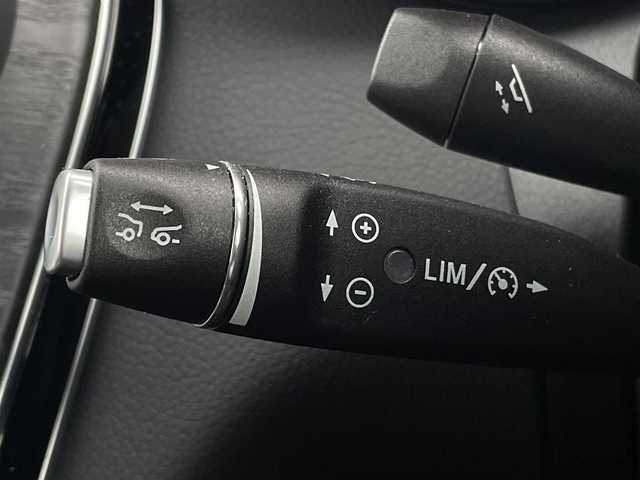 メルセデス・ベンツ Ｃ２２０ｄ ワゴン ローレウスエディション 三重県 2018(平30)年 4.9万km イリジウムシルバー サンルーフ/ブラックレザーシート/レーダーセーフティ/ACC/純正ナビ/バックカメラ/フルセグTV/シートヒーター/パワーシート/純正18インチアルミ/電動リアゲート/ルーフレール/LEDライト