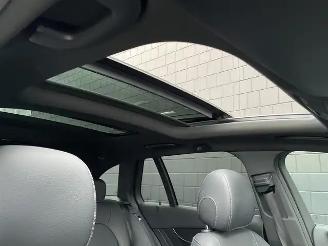 メルセデス・ベンツ Ｃ２２０ｄ ワゴン ローレウスエディション 三重県 2018(平30)年 4.9万km イリジウムシルバー サンルーフ/ブラックレザーシート/レーダーセーフティ/ACC/純正ナビ/バックカメラ/フルセグTV/シートヒーター/パワーシート/純正18インチアルミ/電動リアゲート/ルーフレール/LEDライト