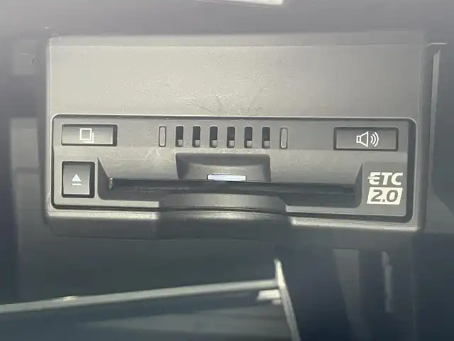 レクサス ＣＴ 200h Fスポーツ 愛知県 2017(平29)年 6万km 赤Ⅱ 純正ナビ　フルセグＴＶ　ＢＴ　ムーンルーフ　ＴＲＤ４本出スポーツマフラー　１７インチＯＰクロームメッキホイール　ツートンカラー　白黒コンビレザー　シートヒーター　追従クルコン　プリクラッシュセーフティ　LEDオートライト　ミラー型前後ドラレコ　AC100V電源　ハンドルヒーター　オートハイビーム　禁煙車