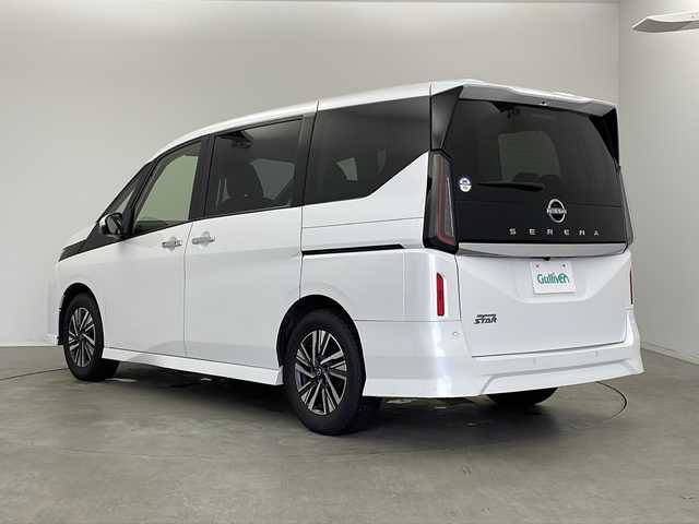 日産 セレナ ハイウェイスター V 新潟県 2023(令5)年 6.3万km プリズムホワイト メーカー純正メモリナビ/(フルセグ.AppleCarPlay.AndroidAuto.Bluetooth)/アラウンドビューモニター/エマージェンシーブレーキ/プロパイロット/ハンズフリー付両側パワースライドドア/LEDオートライト/ビルトインETC2.0/コーナーセンサー/Qiおくだけ充電/プッシュスタート/スマートキー/純正フロアマット