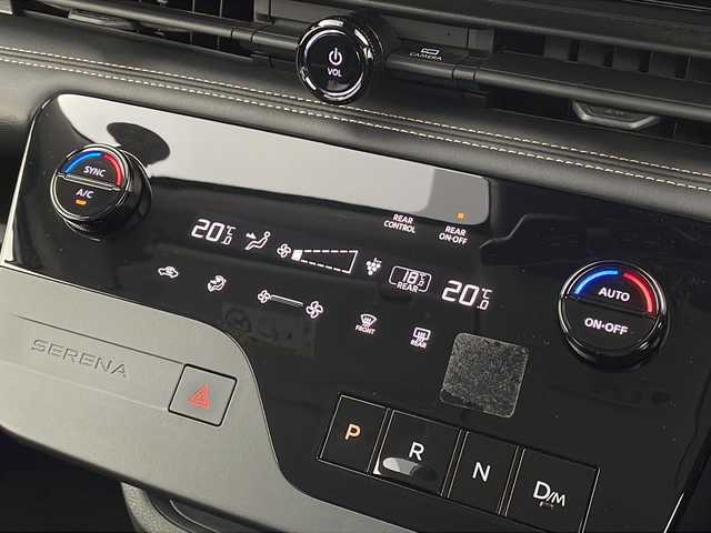 日産 セレナ ハイウェイスター V 新潟県 2023(令5)年 6.3万km プリズムホワイト メーカー純正メモリナビ/(フルセグ.AppleCarPlay.AndroidAuto.Bluetooth)/アラウンドビューモニター/エマージェンシーブレーキ/プロパイロット/ハンズフリー付両側パワースライドドア/LEDオートライト/ビルトインETC2.0/コーナーセンサー/Qiおくだけ充電/プッシュスタート/スマートキー/純正フロアマット