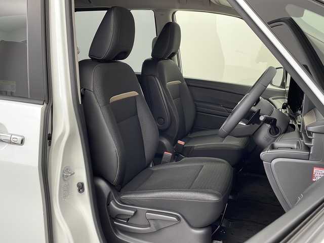 日産 セレナ ハイウェイスター V 新潟県 2023(令5)年 6.3万km プリズムホワイト メーカー純正メモリナビ/(フルセグ.AppleCarPlay.AndroidAuto.Bluetooth)/アラウンドビューモニター/エマージェンシーブレーキ/プロパイロット/ハンズフリー付両側パワースライドドア/LEDオートライト/ビルトインETC2.0/コーナーセンサー/Qiおくだけ充電/プッシュスタート/スマートキー/純正フロアマット