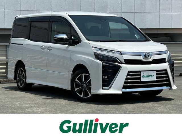 トヨタ ヴォクシー ZS 煌Ⅲ 静岡県 2021(令3)年 3.4万km ホワイトパールクリスタルシャイン ７人乗り/トヨタセーフティセンス/ストラーダ９V型ナビ/フルセグ/ＤＶＤ再生/ＢＴオーディオ/ビルトインＥＴＣ/バックカメラ/ＷＡＣ/両側電動スライドドア/ＰＫＳＢ/ハーフレザー/ＬＥＤ/純正１６ＡＷ
