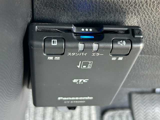 トヨタ ヴォクシー ZS 煌Ⅲ 静岡県 2021(令3)年 3.4万km ホワイトパールクリスタルシャイン ７人乗り/トヨタセーフティセンス/ストラーダ９V型ナビ/フルセグ/ＤＶＤ再生/ＢＴオーディオ/ビルトインＥＴＣ/バックカメラ/ＷＡＣ/両側電動スライドドア/ＰＫＳＢ/ハーフレザー/ＬＥＤ/純正１６ＡＷ