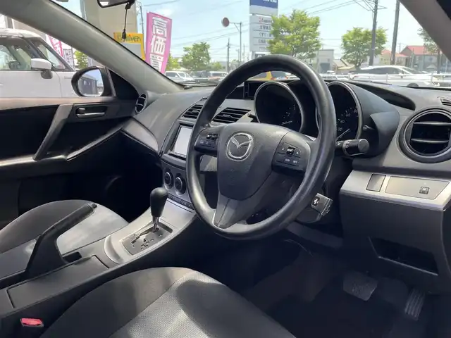 マツダ アクセラ 15C 三重県 2010(平22)年 10.3万km ブラック 登録時102663km/禁煙車/Pioneerナビ(AM/FM/ワンセグ/Bluetooth)/ETC/オートライト/フォグ/ステアリングスイッチ/純正フロアマット/電格ミラー/AAC/ABS/リモコンキー