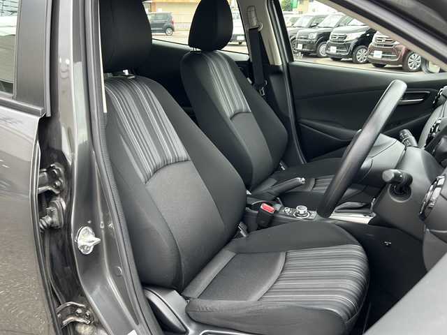 マツダ マツダ２ 15S 秋田県 2020(令2)年 6.8万km マシーングレープレミアムM 純正ナビ/CD/TV/Bluetooth/４WD/純正17インチアルミ/ドアバイザー