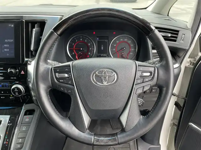 トヨタ アルファード S Cパッケージ 滋賀県 2021(令3)年 3.8万km ラグジュアリーホワイトパールクリスタルシャインガラスフレーク 純正9型ナビ/CD/DVD/Bluetooth/フルセグTV/バックカメラ/フリップダウンモニター/ETC/ドラレコ/レーダークルーズコントロール/ハンドルヒーター/エアーシート/シートヒーター/パワーシート/トヨタセーフティセンス/コーナーセンサー/LEDヘッドライト/オートハイビーム/両側パワースライドドア/パワーバックドア/純正アルミホイール