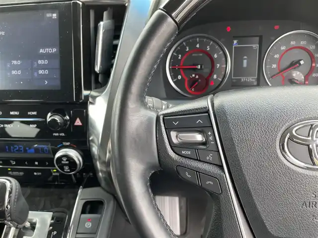 トヨタ アルファード S Cパッケージ 滋賀県 2021(令3)年 3.8万km ラグジュアリーホワイトパールクリスタルシャインガラスフレーク 純正9型ナビ/CD/DVD/Bluetooth/フルセグTV/バックカメラ/フリップダウンモニター/ETC/ドラレコ/レーダークルーズコントロール/ハンドルヒーター/エアーシート/シートヒーター/パワーシート/トヨタセーフティセンス/コーナーセンサー/LEDヘッドライト/オートハイビーム/両側パワースライドドア/パワーバックドア/純正アルミホイール