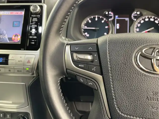 トヨタ ランドクルーザー プラド TX Lパッケージ 道央・札幌 2018(平30)年 5.3万km ホワイトパールクリスタルシャイン ・4WD/寒冷地仕様/・トヨタセーフティセンス/・プリクラッシュセーフティ/・レーダークルーズコントロール/・WALD22インチアルミ/・純正ナビ  /・フルセグTV/Bluetooth/・DVD.CD.SD/・バックカメラ/・シートヒーター/エアーシート/・LEDヘッドライト/オートハイビーム/・電動格納サードシート/・ヒッチメンバー/・冬タイヤAW積込/・センターデフロック/・ダウンヒルアシスト/・横滑り防止/・ETC2.0