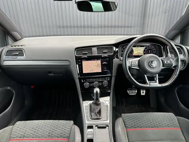 フォルクスワーゲン ゴルフ ＧＴＩ パフォーマンス 福島県 2020(令2)年 3.2万km 白 特別・限定仕様車/アダプティブクルーズコントロール/ブラインドスポットモニター/レーンアシスト/ハーフレザーヒート/デジタルメータークラスター/純正メモリナビ(BT/USB/CD/DVD/AUX)/フルセグTV/AppleCarPlay/バックカメラ/純正19AW/レッドブレーキキャリパー/ETC2.0/LEDライト/オートハイビーム/オートホールド/ドライブモード/ステアリングスイッチ/パドルシフト/アイドリングストップ/ドアバイザー/取扱説明書