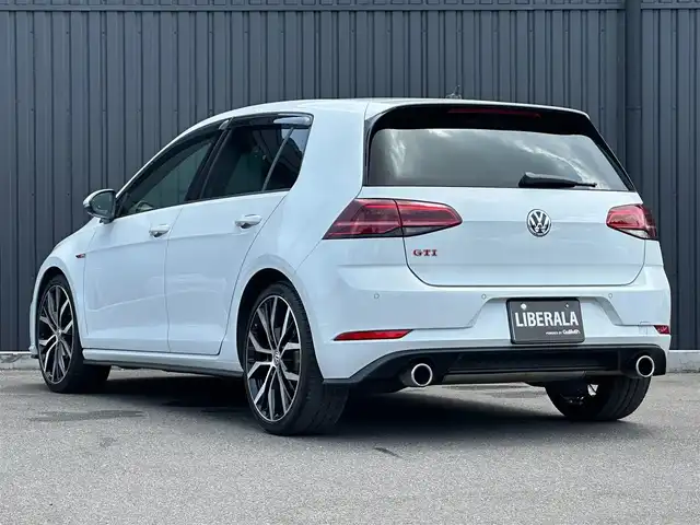 フォルクスワーゲン ゴルフ ＧＴＩ パフォーマンス 福島県 2020(令2)年 3.2万km 白 特別・限定仕様車/アダプティブクルーズコントロール/ブラインドスポットモニター/レーンアシスト/ハーフレザーヒート/デジタルメータークラスター/純正メモリナビ(BT/USB/CD/DVD/AUX)/フルセグTV/AppleCarPlay/バックカメラ/純正19AW/レッドブレーキキャリパー/ETC2.0/LEDライト/オートハイビーム/オートホールド/ドライブモード/ステアリングスイッチ/パドルシフト/アイドリングストップ/ドアバイザー/取扱説明書