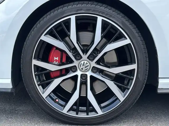 フォルクスワーゲン ゴルフ ＧＴＩ パフォーマンス 福島県 2020(令2)年 3.2万km 白 特別・限定仕様車/アダプティブクルーズコントロール/ブラインドスポットモニター/レーンアシスト/ハーフレザーヒート/デジタルメータークラスター/純正メモリナビ(BT/USB/CD/DVD/AUX)/フルセグTV/AppleCarPlay/バックカメラ/純正19AW/レッドブレーキキャリパー/ETC2.0/LEDライト/オートハイビーム/オートホールド/ドライブモード/ステアリングスイッチ/パドルシフト/アイドリングストップ/ドアバイザー/取扱説明書