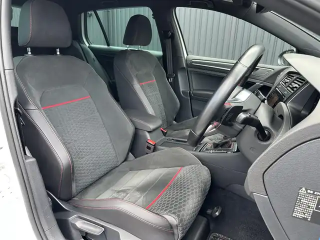 フォルクスワーゲン ゴルフ ＧＴＩ パフォーマンス 福島県 2020(令2)年 3.2万km 白 特別・限定仕様車/アダプティブクルーズコントロール/ブラインドスポットモニター/レーンアシスト/ハーフレザーヒート/デジタルメータークラスター/純正メモリナビ(BT/USB/CD/DVD/AUX)/フルセグTV/AppleCarPlay/バックカメラ/純正19AW/レッドブレーキキャリパー/ETC2.0/LEDライト/オートハイビーム/オートホールド/ドライブモード/ステアリングスイッチ/パドルシフト/アイドリングストップ/ドアバイザー/取扱説明書