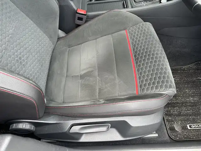フォルクスワーゲン ゴルフ ＧＴＩ パフォーマンス 福島県 2020(令2)年 3.2万km 白 特別・限定仕様車/アダプティブクルーズコントロール/ブラインドスポットモニター/レーンアシスト/ハーフレザーヒート/デジタルメータークラスター/純正メモリナビ(BT/USB/CD/DVD/AUX)/フルセグTV/AppleCarPlay/バックカメラ/純正19AW/レッドブレーキキャリパー/ETC2.0/LEDライト/オートハイビーム/オートホールド/ドライブモード/ステアリングスイッチ/パドルシフト/アイドリングストップ/ドアバイザー/取扱説明書