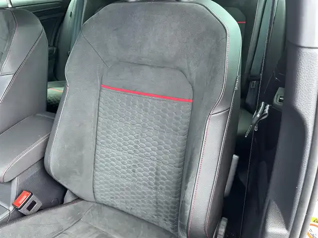 フォルクスワーゲン ゴルフ ＧＴＩ パフォーマンス 福島県 2020(令2)年 3.2万km 白 特別・限定仕様車/アダプティブクルーズコントロール/ブラインドスポットモニター/レーンアシスト/ハーフレザーヒート/デジタルメータークラスター/純正メモリナビ(BT/USB/CD/DVD/AUX)/フルセグTV/AppleCarPlay/バックカメラ/純正19AW/レッドブレーキキャリパー/ETC2.0/LEDライト/オートハイビーム/オートホールド/ドライブモード/ステアリングスイッチ/パドルシフト/アイドリングストップ/ドアバイザー/取扱説明書
