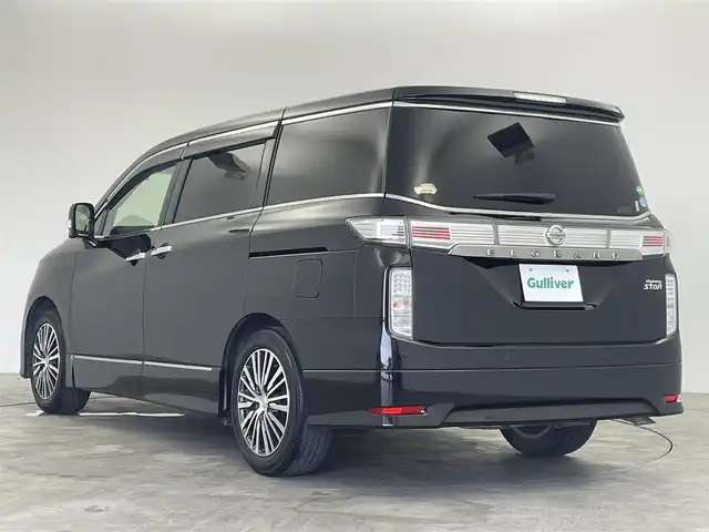 日産 エルグランド 250ハイウェイスターS 群馬県 2020(令2)年 6.6万km ファントムブラック ツインサンルーフ　フリップダウンモニター　エマージェンシーブレーキ　純正メモリーナビ　アラウンドビューモニター　運転支援システム　両側パワースライドドア　ＬＥＤ　ハーフレザー　純正１８インチＡＷ　禁煙