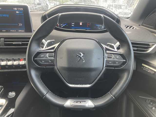 プジョー ３００８ GT ブルー HDi 熊本県 2020(令2)年 4.5万km マグネティックブルー ・スマートキー/・プッシュスタート/・パノラマサンルーフ/・アクティブセーフティブレーキ/・疲労検知/・ディレクショナルヘッドライト/・パーキングアシスト/・インテリジェントハイビーム/・レーンキープアシスト/・パーキングセンサー/・ブラインドスポットモニター/・クルーズコントロール/・ハーフレザーシート/・D席パワーシート/・前席シートヒーター /・純正ディスプレイオーディオ/　【Bluetooth・USB・AppleCarPlay・AndroidAuto】/・バックカメラ/・左サイドカメラ/・ETC/・ドライブレコーダー(前方録画)/・パアーバックドア/・LEDヘッドランプ/・LEDフォグランプ/・純正マット
