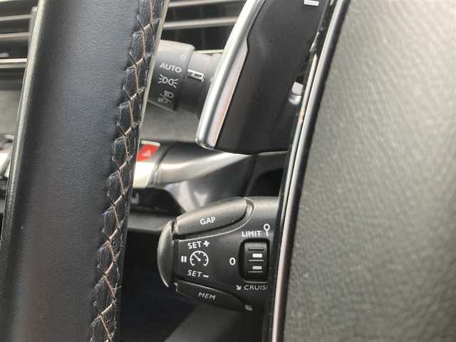 プジョー ３００８ GT ブルー HDi 熊本県 2020(令2)年 4.5万km マグネティックブルー ・スマートキー/・プッシュスタート/・パノラマサンルーフ/・アクティブセーフティブレーキ/・疲労検知/・ディレクショナルヘッドライト/・パーキングアシスト/・インテリジェントハイビーム/・レーンキープアシスト/・パーキングセンサー/・ブラインドスポットモニター/・クルーズコントロール/・ハーフレザーシート/・D席パワーシート/・前席シートヒーター /・純正ディスプレイオーディオ/　【Bluetooth・USB・AppleCarPlay・AndroidAuto】/・バックカメラ/・左サイドカメラ/・ETC/・ドライブレコーダー(前方録画)/・パアーバックドア/・LEDヘッドランプ/・LEDフォグランプ/・純正マット