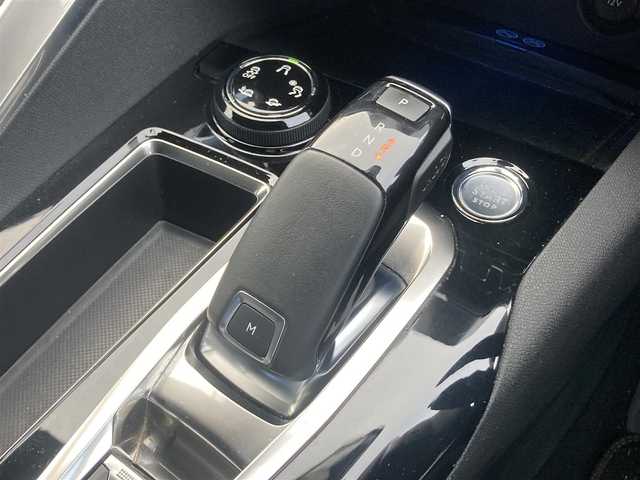 プジョー ３００８ GT ブルー HDi 熊本県 2020(令2)年 4.5万km マグネティックブルー ・スマートキー/・プッシュスタート/・パノラマサンルーフ/・アクティブセーフティブレーキ/・疲労検知/・ディレクショナルヘッドライト/・パーキングアシスト/・インテリジェントハイビーム/・レーンキープアシスト/・パーキングセンサー/・ブラインドスポットモニター/・クルーズコントロール/・ハーフレザーシート/・D席パワーシート/・前席シートヒーター /・純正ディスプレイオーディオ/　【Bluetooth・USB・AppleCarPlay・AndroidAuto】/・バックカメラ/・左サイドカメラ/・ETC/・ドライブレコーダー(前方録画)/・パアーバックドア/・LEDヘッドランプ/・LEDフォグランプ/・純正マット