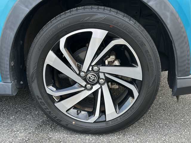 トヨタ ライズ Z 埼玉県 2020(令2)年 2.5万km ターコイズブルーマイカメタリック 全方位カメラ、バックカメラ/クリアランスソナー/衝突被害軽減システム/フルセグTV/CVT/オートエアコン/アイドリングストップ/前後ドライブレコーダー/スマートキー/運転席、助手席シートヒーター/コーナーセンサー/オートライト、オートマチックハイビーム/純正ナビ/ETC/クルーズコントロール（追従走行有）/純正LEDヘッドライト/DVD再生機能