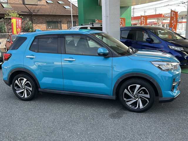 トヨタ ライズ Z 埼玉県 2020(令2)年 2.5万km ターコイズブルーマイカメタリック 全方位カメラ、バックカメラ/クリアランスソナー/衝突被害軽減システム/フルセグTV/CVT/オートエアコン/アイドリングストップ/前後ドライブレコーダー/スマートキー/運転席、助手席シートヒーター/コーナーセンサー/オートライト、オートマチックハイビーム/純正ナビ/ETC/クルーズコントロール（追従走行有）/純正LEDヘッドライト/DVD再生機能
