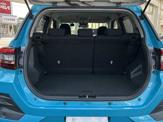 トヨタ ライズ Z 埼玉県 2020(令2)年 2.5万km ターコイズブルーマイカメタリック 全方位カメラ、バックカメラ/クリアランスソナー/衝突被害軽減システム/フルセグTV/CVT/オートエアコン/アイドリングストップ/前後ドライブレコーダー/スマートキー/運転席、助手席シートヒーター/コーナーセンサー/オートライト、オートマチックハイビーム/純正ナビ/ETC/クルーズコントロール（追従走行有）/純正LEDヘッドライト/DVD再生機能