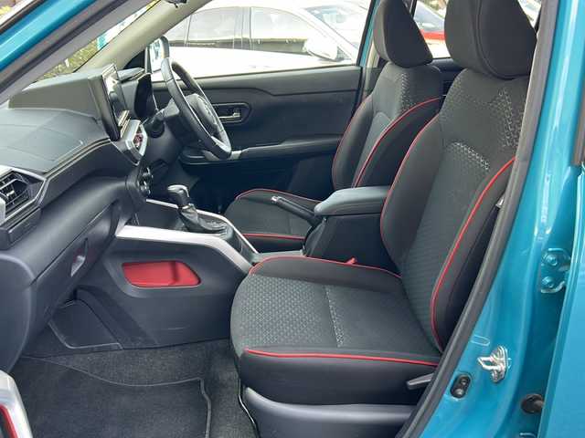 トヨタ ライズ Z 埼玉県 2020(令2)年 2.5万km ターコイズブルーマイカメタリック 全方位カメラ、バックカメラ/クリアランスソナー/衝突被害軽減システム/フルセグTV/CVT/オートエアコン/アイドリングストップ/前後ドライブレコーダー/スマートキー/運転席、助手席シートヒーター/コーナーセンサー/オートライト、オートマチックハイビーム/純正ナビ/ETC/クルーズコントロール（追従走行有）/純正LEDヘッドライト/DVD再生機能