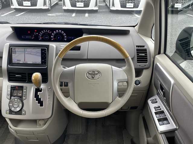 トヨタ ノア S Gエディション 千葉県 2009(平21)年 8.1万km ホワイトパールクリスタルシャイン ナビＮＨＤＴ－Ｗ５９　バックカメラ　両側パワースライドドア　ビルトインＥＴＣ　ウッド調コンビハンドル　ウッド調コンビシフト　スマートキー　プッシュスタート　１６インチＡＷ　横滑り防止　スペアキー