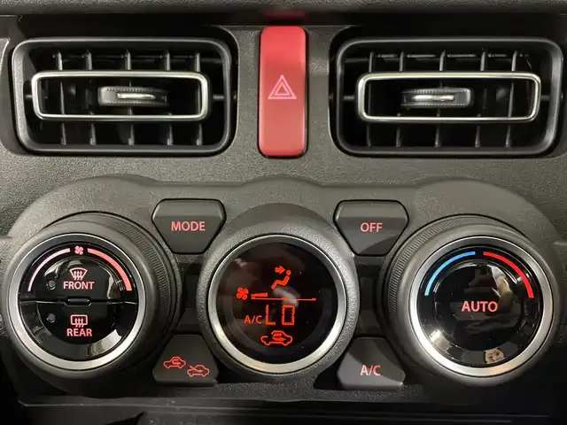 スズキ ジムニー シエラ JC 福岡県 2025(令7)年 0.1万km ピュアホワイトP 禁煙車社外7型SDナビ（Bluetooth/DVD/CD/AM/FM）バックモニター衝突軽減ブレーキクルコンコーナーセンサーアイドリングストップシートヒーター電格ミラースマートキープッシュスタート